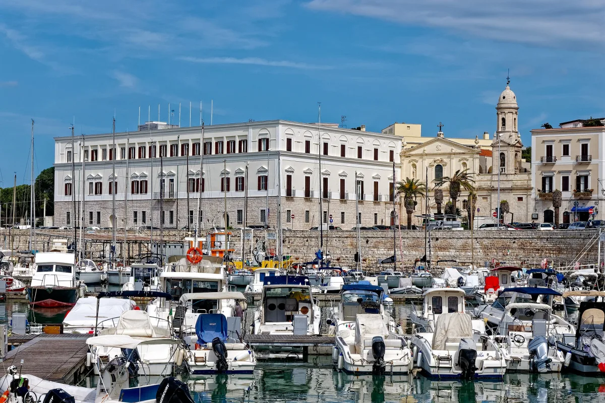Feste ed Eventi a Trani: Un Viaggio tra Tradizioni e Cultura