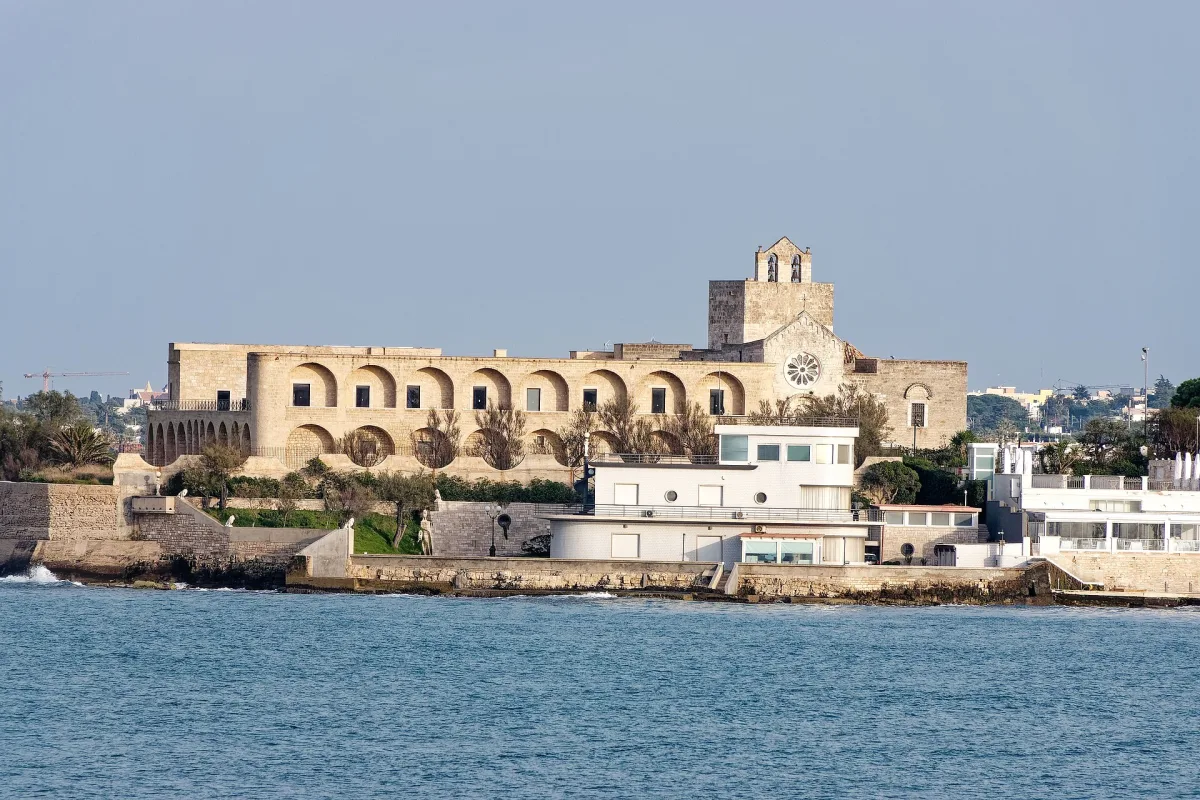 Guida Completa su Come Arrivare a Trani