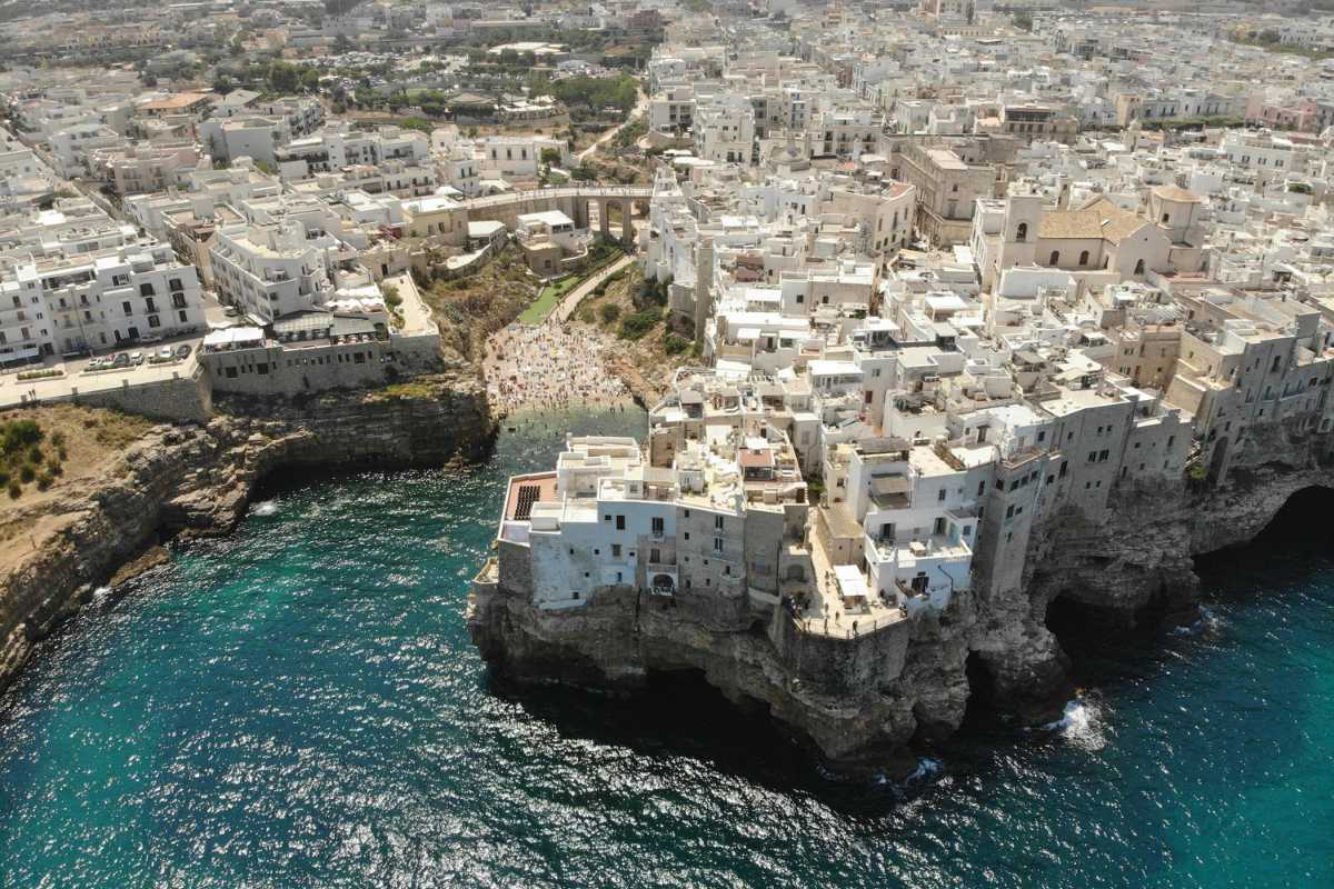 Cosa Vedere a Polignano a Mare: Un Viaggio nel Fascino della Puglia