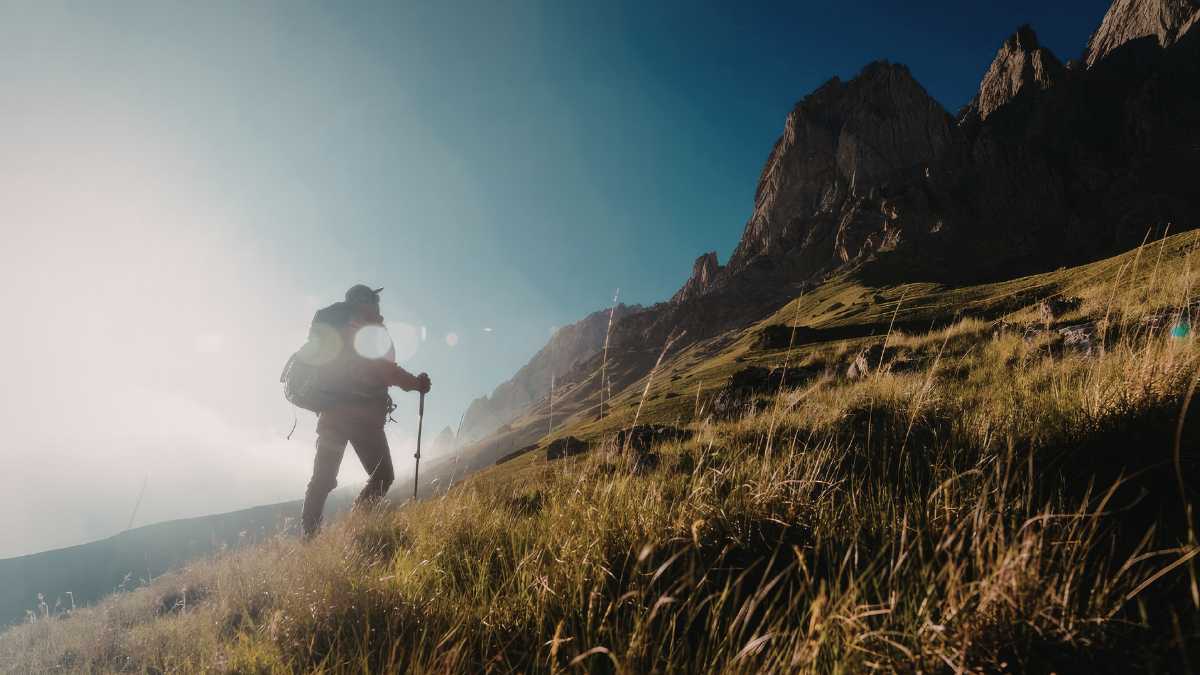 I Migliori Trekking nei Dintorni di Ostuni: Avventure nella Città Bianca