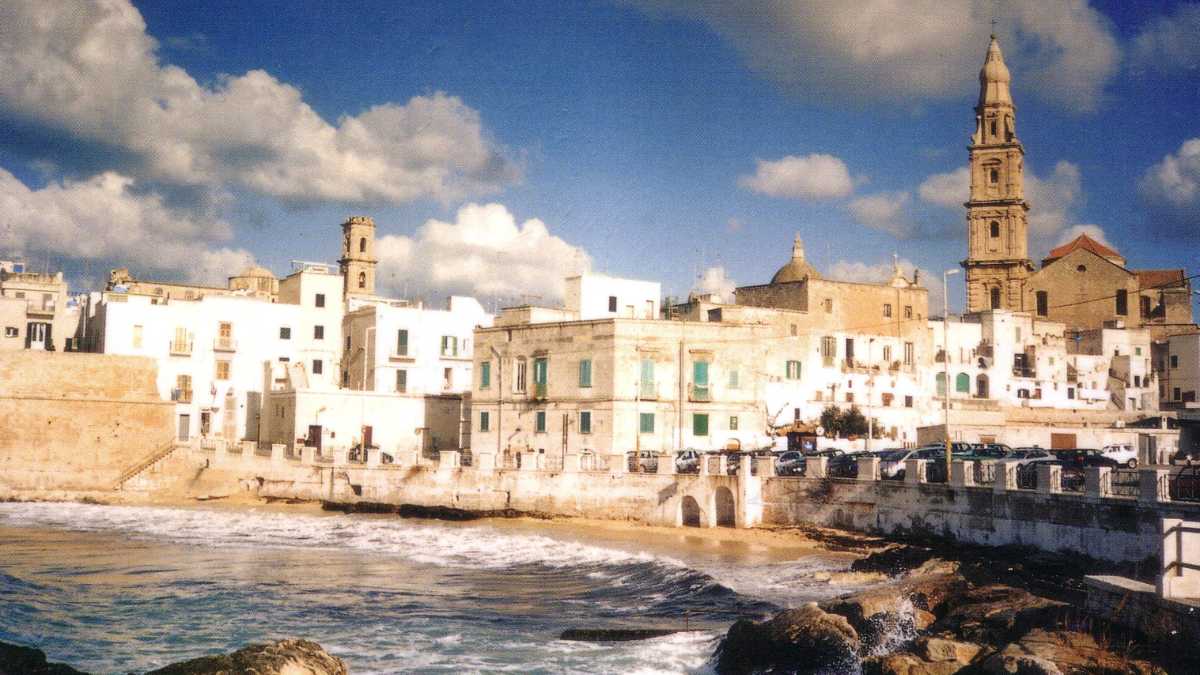 Monopoli con Bambini: Una Guida Familiare nella Puglia Costiera