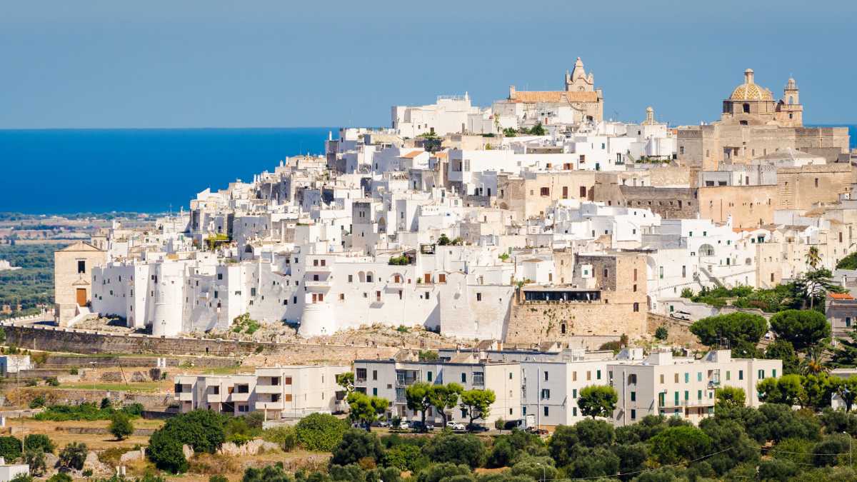 Ostuni con Bambini: Una Guida Familiare alla Città Bianca