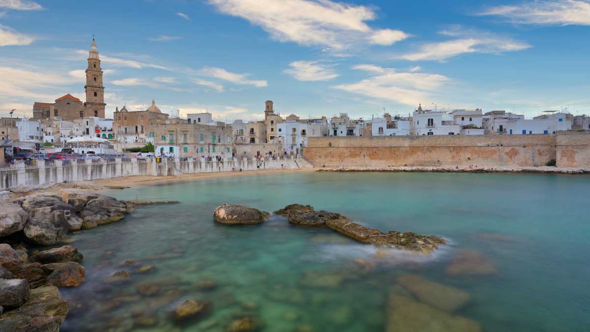 Scopri Monopoli: Un Tesoro della Puglia tra Mare e Storia