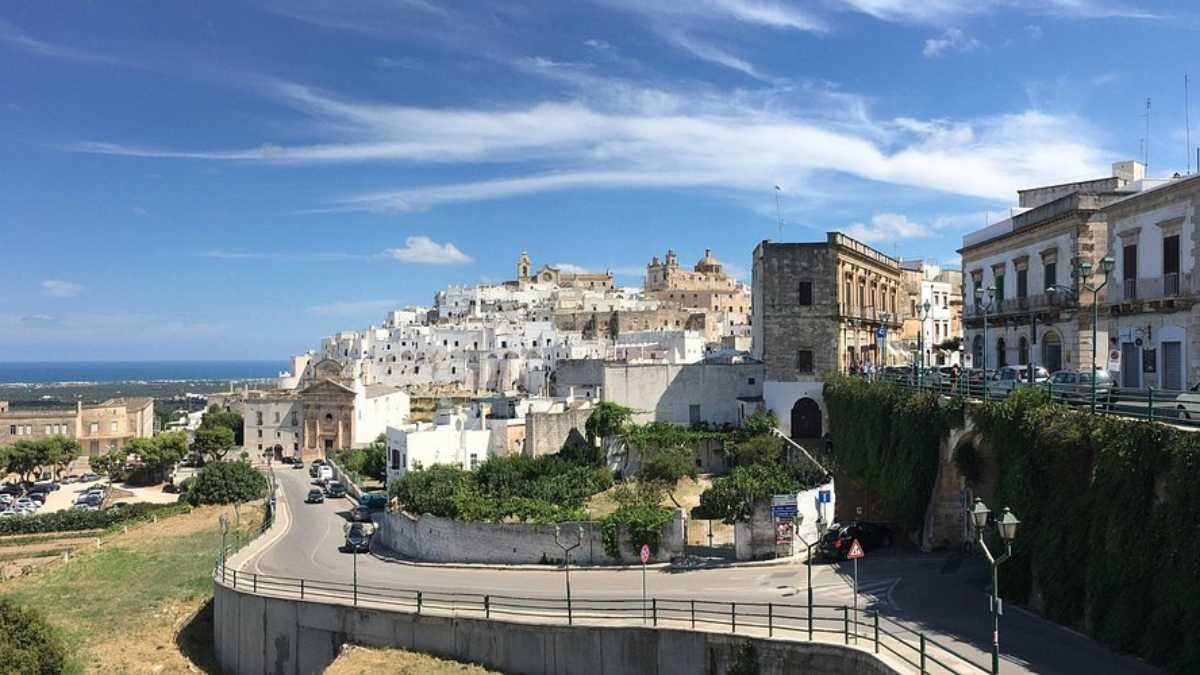 Scopri Ostuni: Itinerario di 7 Giorni nella Città Bianca della Puglia