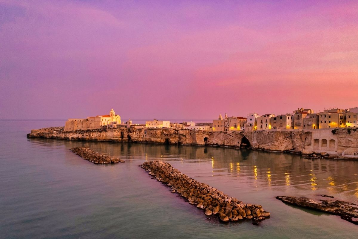 Scorcio del Faro di Vieste al tramonto