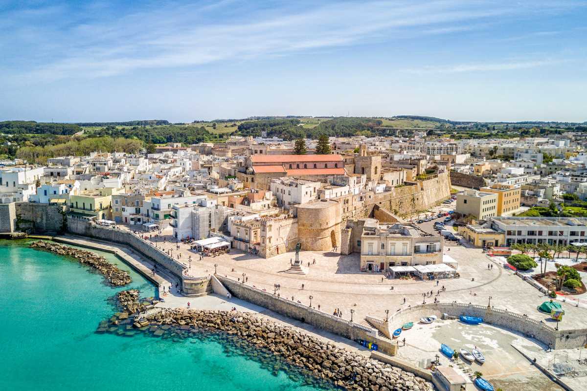 Interno della cattedrale di Otranto con mosaico medievale